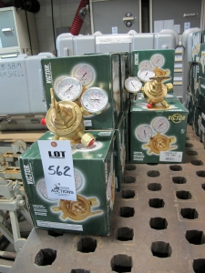 LOT (14) VICTOR REGULATORS (T-10) LOADING & HANDLING FEE $10-562