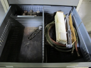 STANLEY VIDMAR 7-DRAWER TOOL CABINET W/ CONTENTS (T-10) LOADING & HANDLING FEE $50-603