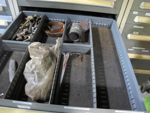 STANLEY VIDMAR 5-DRAWER TOOL CABINET W/ CONTENTS (T-10) LOADING & HANDLING FEE $50-604