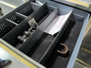 STANLEY VIDMAR 8-DRAWER TOOL CABINET W/ CONTENTS (T-10) LOADING & HANDLING FEE $50-605