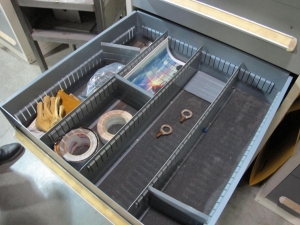 STANLEY VIDMAR 8-DRAWER TOOL CABINET W/ CONTENTS (T-10) LOADING & HANDLING FEE $50-606