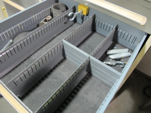 STANLEY VIDMAR 8-DRAWER TOOL CABINET W/ CONTENTS (T-10) LOADING & HANDLING FEE $50-608