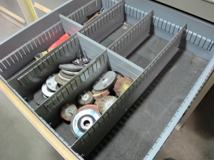 STANLEY VIDMAR 8-DRAWER TOOL CABINET W/ CONTENTS (T-10) LOADING & HANDLING FEE $50-608