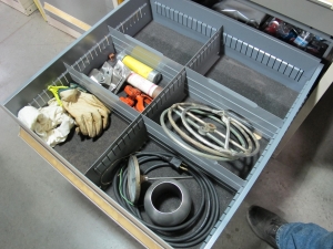 STANLEY VIDMAR 8-DRAWER TOOL CABINET W/ CONTENTS (T-10) LOADING & HANDLING FEE $50-608