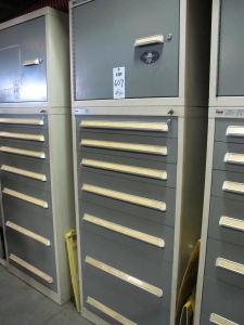 STANLEY VIDMAR 8-DRAWER TOOL CABINET W/ CONTENTS (T-10) LOADING & HANDLING FEE $50-609