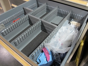 STANLEY VIDMAR 8-DRAWER TOOL CABINET W/ CONTENTS (T-10) LOADING & HANDLING FEE $50-610