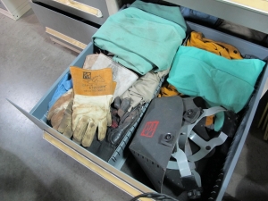 STANLEY VIDMAR 8-DRAWER TOOL CABINET W/ CONTENTS (T-10) LOADING & HANDLING FEE $50-610