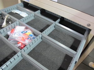 STANLEY VIDMAR 8-DRAWER TOOL CABINET W/ CONTENTS (T-10) LOADING & HANDLING FEE $50-611