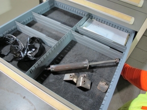 STANLEY VIDMAR 8-DRAWER TOOL CABINET W/ CONTENTS (T-10) LOADING & HANDLING FEE $50-612