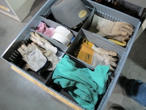 STANLEY VIDMAR 8-DRAWER TOOL CABINET W/ CONTENTS (T-10) LOADING & HANDLING FEE $50-612