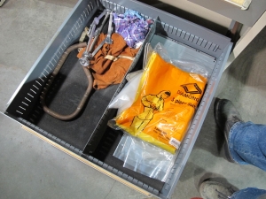 STANLEY VIDMAR 8-DRAWER TOOL CABINET W/ CONTENTS (T-10) LOADING & HANDLING FEE $50-612