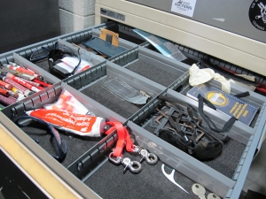 STANLEY VIDMAR 8-DRAWER TOOL CABINET W/ CONTENTS (T-10) LOADING & HANDLING FEE $50-613