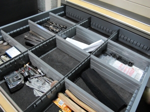 STANLEY VIDMAR 8-DRAWER TOOL CABINET W/ CONTENTS (T-10) LOADING & HANDLING FEE $50-613