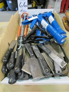 LOT ASST'D CAULKING GUNS & PUTTY KNIVES (T-10) LOADING & HANDLING FEE $10-66