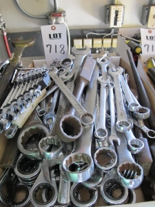 LOT ASST'D WRENCHES (T-10) LOADING & HANDLING FEE $10-718