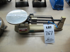 OHAUS TRIPLE BEAM BALANCE SCALE (G-46) LOADING & HANDLING FEE $10-767