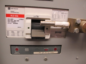 AMETEK MOTOR CONTROL CENTER W/ (3) CUTLER-HAMMER 600 AMP, 2-POLE 600VAC, 250VDC INDUSTRIAL CIRCUIT BREAKERS (G-46) LOADING & HANDLING FEE $25-793