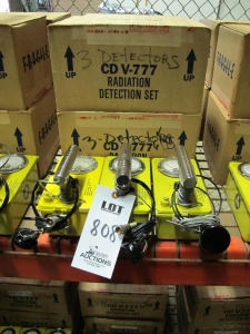LOT (12) VICTOREEN INSTRUMENT MODEL 6B PORTABLE RADIATION DETECTORS (G-46) LOADING & HANDLING FEE $10-808