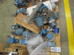 LOT (2) PALLETS ROSEMOUNT VALVES & CONTROLLERS (G-46) LOADING & HANDLING FEE $25-837