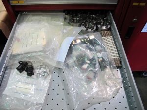 LISTA 5-DRAWER TOOL BOX W/ CONTENTS (T-10) LOADING & HANDLING FEE $50-84