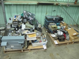 LOT MISC CHART RECORDERS, CIRCUIT BOARDS & CONTROLS (G-46) LOADING & HANDLING FEE $25-841