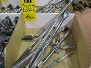 LOT SOCKET WRENCHES (G-49) LOADING & HANDLING FEE $10-2022