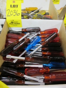 LOT SOCKET WRENCHES (G-49) LOADING & HANDLING FEE $10-2036