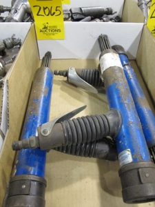 LOT (11) PNEUMATIC NEEDLE GUNS (G-49) LOADING & HANDLING FEE $10-2065