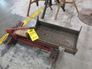 AFF 1100 LB HYDRAULIC TRANSMISSION JACK (G-49) LOADING & HANDLING FEE $25-2094