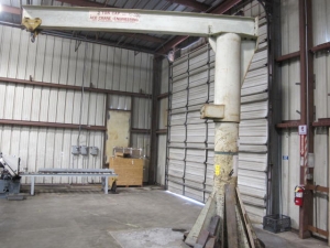 ACE CRANE 2-TON CAP FLOOR MOUNTED 360 DEGREE JIB CRANE W/ 11' ARM (G-49) LOADING & HANDLING FEE $500-2110