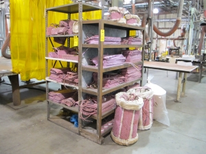 LOT BOLT TECH MANNINGS HEATING BLANKETS (CONTENTS OF SHELF ONLY) (G-49) LOADING & HANDLING FEE $100-2123