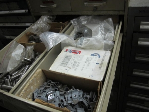 16-DRAWER INDUSTRIAL PARTS CABINET W/ O-RINGS (G-49) LOADING & HANDLING FEE $50-2149