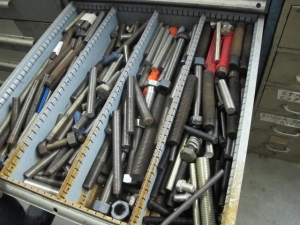 LISTA 10-DRAWER INDUSTRIAL PARTS CABINET W/ BOLTS AND STUDS (G-49) LOADING & HANDLING FEE $50-2150