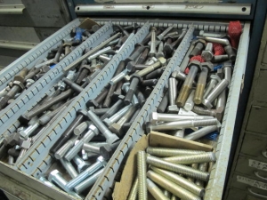 LISTA 10-DRAWER INDUSTRIAL PARTS CABINET W/ BOLTS AND STUDS (G-49) LOADING & HANDLING FEE $50-2150