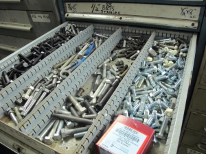 LISTA 10-DRAWER INDUSTRIAL PARTS CABINET W/ BOLTS AND STUDS (G-49) LOADING & HANDLING FEE $50-2150