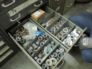 16-DRAWER INDUSTRIAL PARTS CABINET & (2) 4-DRAWER FILE CABINETS W/ NUTS, BOLTS, WASHERS (G-49) LOADING & HANDLING FEE $50-2152