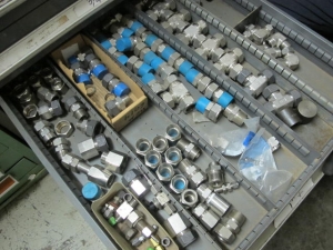 LYON 10-DRAWER INDUSTRIAL PARTS CABINET W/ SS FITTINGS AND MISC (G-49) LOADING & HANDLING FEE $50-2153