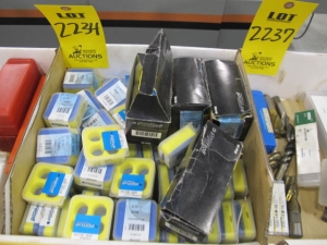 LOT CARBIDE CUTTING TOOL INSERTS (G-49) LOADING & HANDLING FEE $10-2234