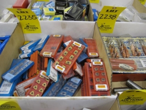 LOT CARBIDE CUTTING TOOL INSERTS (G-49) LOADING & HANDLING FEE $10-2235