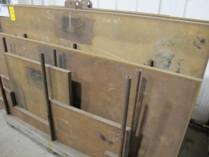 LOT (5) 1.5"X4'X8' METAL PLATES & MISC 1.5" METAL PLATES (G-49) LOADING & HANDLING FEE $400-2284