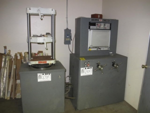 TINIUS OLSEN MODEL 141780 TENSIL TESTER, CATALOG NUM 60000 (G-49) LOADING & HANDLING FEE $300-2347