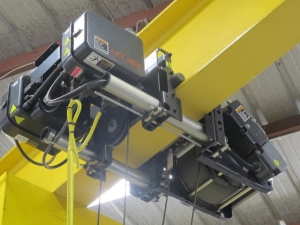 KONECRANES 5-TON CAP 360 DEGREE FLOOR-MOUNTED JIB CRANE W/ 16' ARM, KONE CRANES 5-TON ELECTRIC CABLE HOIST W/ 4-WAY PENDANT CONTROL (G-49) LOADING & HANDLING FEE $2,500-2355A
