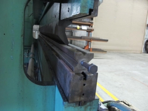 WYSONG 150-10, 12' X 150 TON CAPACITY, HYDRAULIC, 120" BETWEEN HOUSING, MOTORIZED RAM ADJUSTMENT, AIR FOOT PEDAL, PROTECH LIGHT CURTAINS, FRONT OPERATED BACK GAUGE, S/N P1341130 (G-40) LOADING & HANDLING FEE $1,500-2370