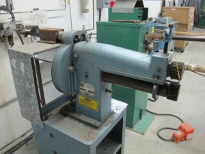 PEXTO 0617 POWER FEED CRIMPER. 18 GAUGE, S/N 4-90 (G-40) LOADING & HANDLING FEE $50-2380