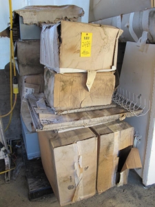 LOT (2) PALLETS RAYCHEM 48" 600 VOLT MEDIUM WALL TUBING AND MISC OVERHEAD LIGHTING (G-20) LOADING & HANDLING FEE $25-2484