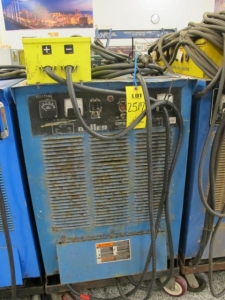 MILLER MODEL GPS-1000 MULTIPLE OPERATOR DC WELDING POWER SOURCE S/N 787064 (G-20) LOADING & HANDLING FEE $50-2517