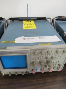 TEKTRONIX 2465 OSCILLOSCOPE (G-20) LOADING & HANDLING FEE $10-2621