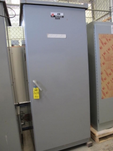 IEM SINGLE DOOR TYPE R3 ELECTRICAL ENCLOSURE W/ (2) SIEMENS CATALOG # V7E2204LR SERIES A 200 AMP 2-POLE SINGLE PHASE VACU-BREAKER SWITCH (G-20) LOADING & HANDLING FEE $50-2654
