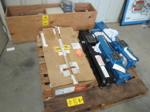 LOT (3) PNEUMATIC CYLINDERS (G-20) LOADING & HANDLING FEE $25-2657