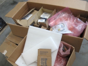 LOT PALLET MISC GLOVES (G-20) LOADING & HANDLING FEE $25-2660